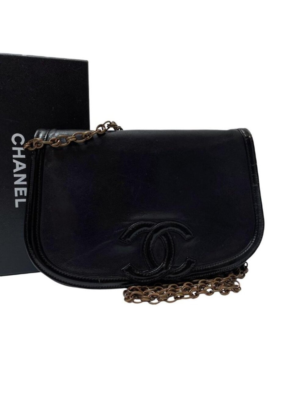 Chanel Lambskin CC Logo Chain Shoulder Bag Black